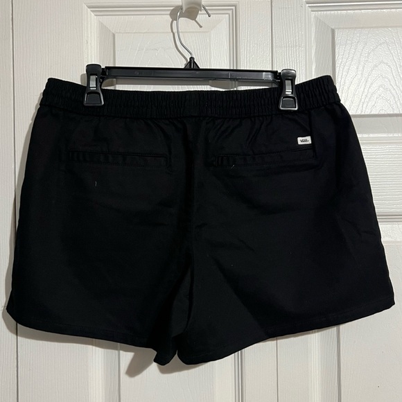 Vans. Short - Picture 2 of 3